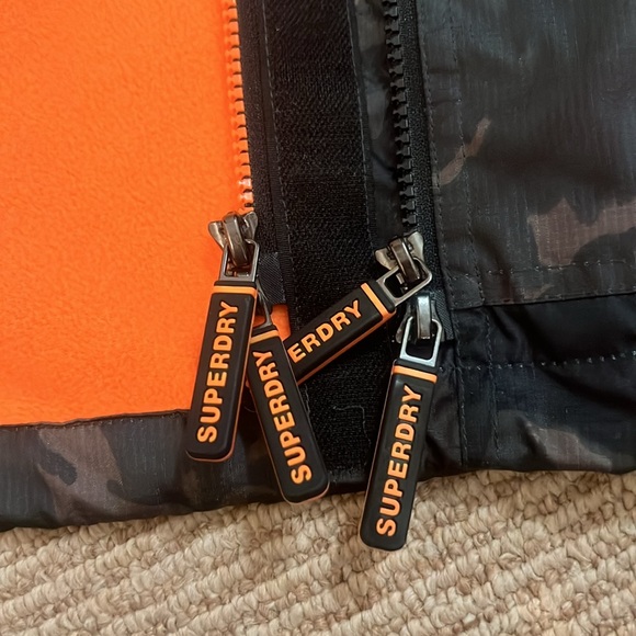 Superdry Men’s camouflage print windbreakers - Picture 3 of 8